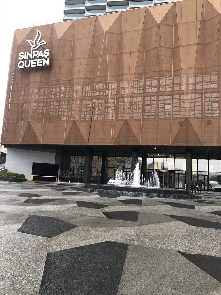 SİNPAŞ BOMONTİ QUEEN